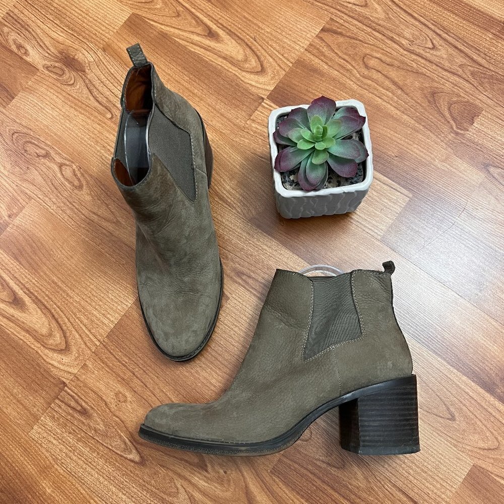 Lucky Brand Ralley Nubuk Leather Ankle Booties Sz 10 Suede Taupe Tan